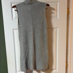 Halogen Light Gray Sleeveless Turtleneck Sweater